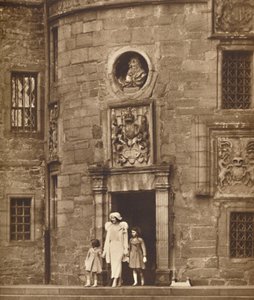 A rainha em sua antiga casa, Glamis Castle, c1936 1937 de Unbekannt