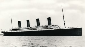 O RMS Titanic saindo de Southampton, em 10 de abril de 1912. de Unbekannt