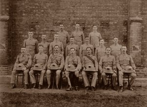 A Polícia Regimental do 1º Royal Munster Fusiliers, Rangum, Birmânia, 1913 de Unbekannt