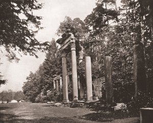 O templo de Augusto em Virginia Water, Surrey, 1894. de Unbekannt