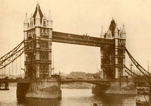 Tower Bridge, Londres, c1930. de Unbekannt