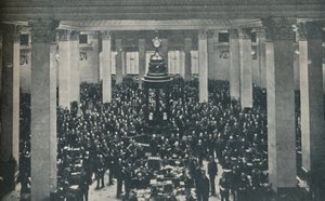 A sala de subscrição em Lloyds, com a tribuna no centro, 1936 de Unbekannt