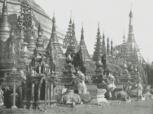 A base do Grande Pagode, Rangum, Birmânia, 1895. de Unbekannt