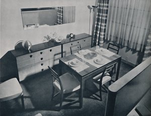 Vista na sala de estar - jantar projetada por Gilbert Rohde, 1936 de Unbekannt