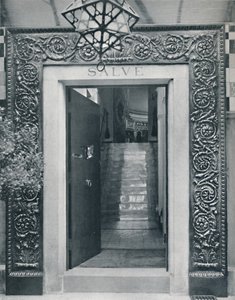 Vista para o estúdio Sir L. Alma-Tademas através da porta de entrada, final do século XIX. de Unbekannt