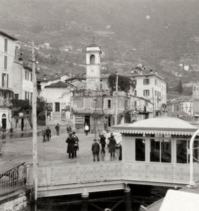 Vista de Moltrasio na margem do lago Como, Itália, século XX de Unbekannt