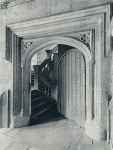 Waynfletes North Door, com as escadas do século XVII para a escola superior e Antechapel, 1926 de Unbekannt