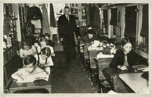 Quando a escola chega às crianças - as escolas itinerantes oferecem uma educação moderna de Unbekannt