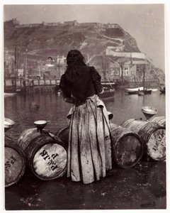 Mulher e barris, Whitby Harbour, c 1905 de Unbekannt