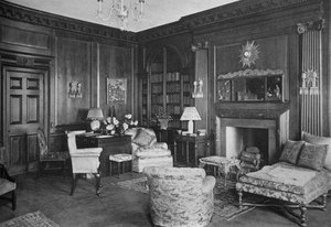 Marcenaria de uma antiga sala de inglês da biblioteca, casa de Miss Anne Morgan, Nova York, 1924. de Unbekannt
