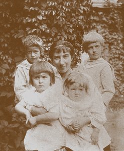 Zinaida Serebriakova com seus filhos, década de 1920 de Unbekannt