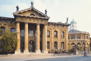Edifício Clarendon, Oxford, construído em 1713 de Unbekannt Unbekannt