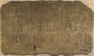 Inscrição de milecastle 38 na parede de Adriano, registrando a construção do milecastle pela 2ª Legião Augusta, 122-125 dC de Unbekannt Unbekannt