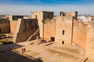 Niebla, província de Huelva, Andaluzia, sul da Espanha. O Castelo dos Guzmans. de Unbekannt Unbekannt