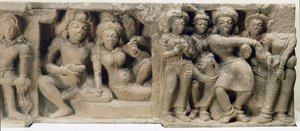 Cinzeladura de pedra de amantes que apreciam um desempenho da dança, do templo de Dasavatara, Deogarh, PM, século 5