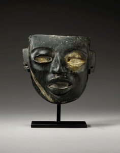 Uma máscara de pedra de Teotihuacan, esculpida com o rosto jovem de um dignitário, c.450-650 de Unbekannt