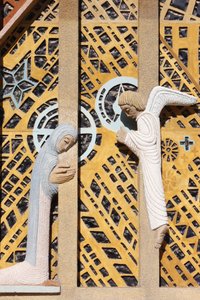 Escultura de Anunciação na igreja Notre-Dame de Consolation desenhada por Raymond Vaillant, Hyeres, França de Unbekannt