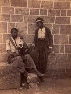 Comerciantes de limonada de Beirute. Fotografia de Charles Lallemand (1826-1904) em "Syria, costumes, viagens e paisagens". 1865. Coleção particular. de Unbekannter Künstler