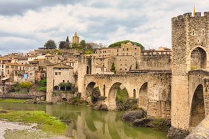 Besalu, Província de Girona, Catalunha, Espanha, 2018 (foto) de Unbekannter Künstler