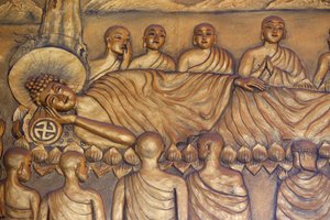 Chua Thiep Long pagode budista. Buda Reclinado. Após 45 anos de ensino do Darma, o Buda passou para o Parinirvana. Estátua. Thay Ninh. Vietnã de Unbekannt