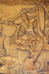 Chua Thiep Long pagode budista. A Grande Tonsura: o Buda corta-lhe o cabelo com a sua espada. Depois trocou a roupa do príncipe por um manto de mendigo. Depois ele começou a sua busca pela iluminação Thay Ninh. Vietnã de Unbekannt