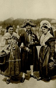 Alemanha. Povo das Terras Altas da Baviera em caros trajes medievais. 1920 de Unbekannt