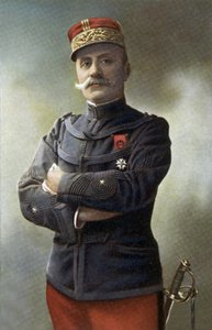 Marechal Ferdinand Foch (1851-1929), general de divisão do exército francês que ordenava as tropas aliadas no Norte, chefe do estado-maior do exército francês e generalíssimo das tropas aliadas em março de 1918, obtém a patente de marechal em 1918, foto b de Unbekannter Künstler