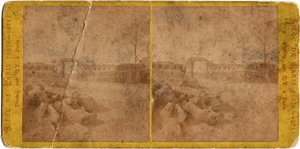 Cerco de Paris (1871): vista da cidade durante o cerco da cidade pelos prussianos entre 20/09/1870 e 28/01/1871. Fotografia de Q.V.. Impressão em papelão Dim. 17x6,9 cm de Unbekannt