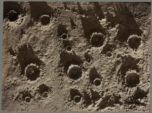 Fotografia do modelo de cratera lunar de Unbekannter Künstler