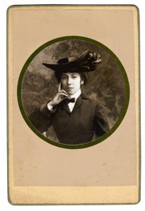 Retrato da poetisa francesa Catherine Pozzi, c.1900 de Unbekannt