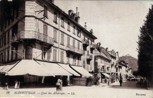 Rhone Alpes, Savoie (73), Albertville: vista do Quai des Allobroges - Cartão postal final do século 19-20 de William M. Timlin