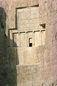 Túmulo rochoso do Rei Artaxerxes II (c.404-358 a.C.) Período aquemeno, século IV a.C. (foto) de Unbekannt