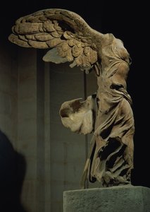 A Vitória da Samothrace (mármore Parian) (ver também 94601-02 e 154093) de Unbekannt