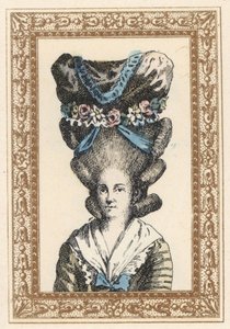 Mulher com o gorro Gabrielle Vergy, atado com fitas e grinaldas de flores. Chapéu à la Gabrielle Vergy, inspirado na tragédia de Dormont De Belloyd de 1777. Litografia colorida à mão de Laubadere da obra de Octave Uzane Stylish Hairstyle or Eccentric Finer de Unbekannter Künstler