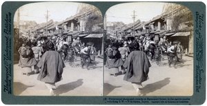 Rua Batsumati, Yokohama, Japão, 1904. de Underwood and Underwood
