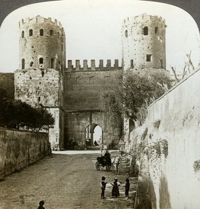 Portão de São Sebastião na parede aureliana, Roma, Itália. de Underwood and Underwood