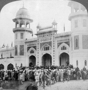 Lord Curzon abrindo a Exposição de Arte Indiana, Delhi, Índia, 1903. de Underwood and Underwood
