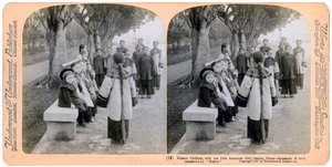 Filhos missionários, com uma menininha americana, Canton, China, 1900 de Underwood and Underwood