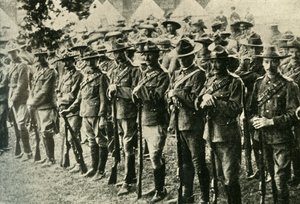Soldados da Austrália, Nova Zelândia, Canadá e África do Sul, 1914-1918, c1920. de Underwood and Underwood