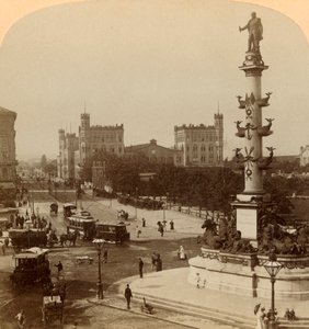 O monumento de Tegetthoff, em Prater-Stern, Viena, Áustria, 1898. de Underwood and Underwood