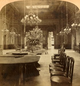 O famoso salão de roleta, cassino, Monte Carlo, Mônaco, 1897. de Underwood and Underwood