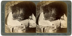 O túmulo de Jesus, nos arredores de Jerusalém, Palestina, 1897. de Underwood and Underwood