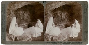 O túmulo de Jesus, nos arredores de Jerusalém, Palestina, 1904. de Underwood and Underwood