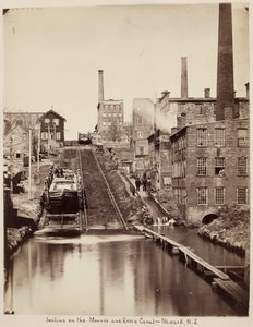 Inclinação no Canal Morris e Essex, Newark, Nova Jersey, c. 1870. de Unidentified Photographer.