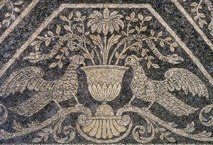 Decorações de mosaico e parede, Nymphaeum na Villa Litta Visconti Borromeo Arese, Lainate, Lombardia, Itália de Unknown