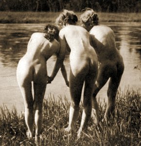 Três Graças, um Trio Nua Feminino, c.1900 (foto sépia)