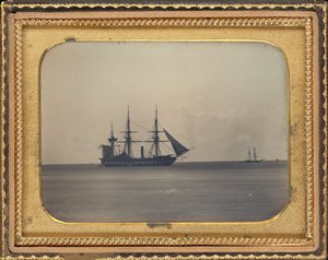 H.M.S. Dauntless at Anchor em Carlisle Bay, Barbados