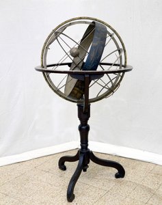 Esfera armilar do século XVII: Milão, Museo Nazionale delle Scienze e delle Tecniche. de Unknown artist