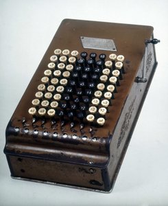 Calculadora de feltro: O Comptómetro de Unknown artist