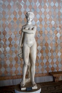 Flora (mármore Carrara) de Unknown artist